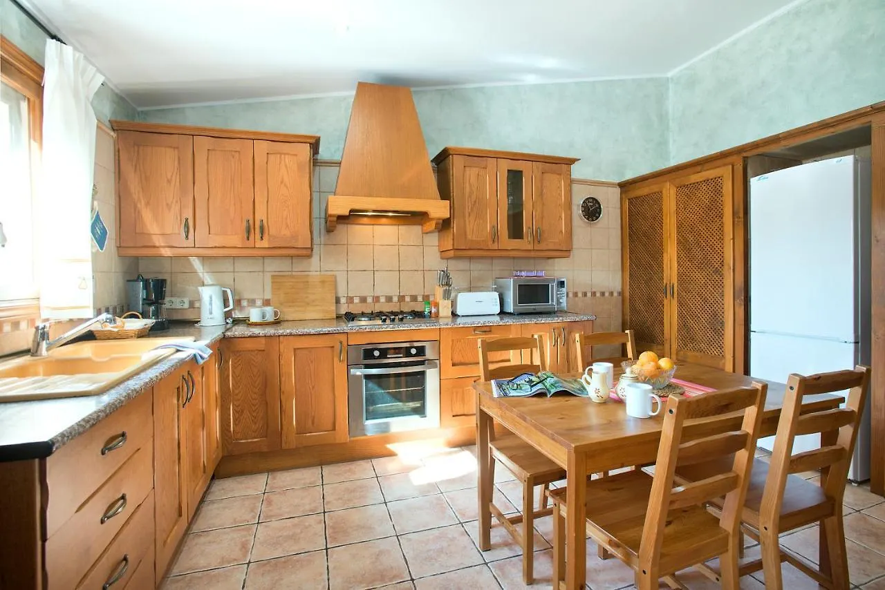 Owl Booking Villa Garreta - Rustic Stay With Mountain Views كامبانيت